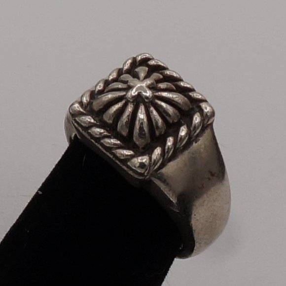 Vintage Solid Sterling Silver Cross & Flower Dome Ring Size 7